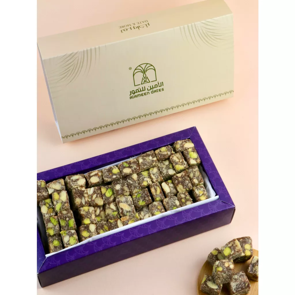 Date and nut cubes
