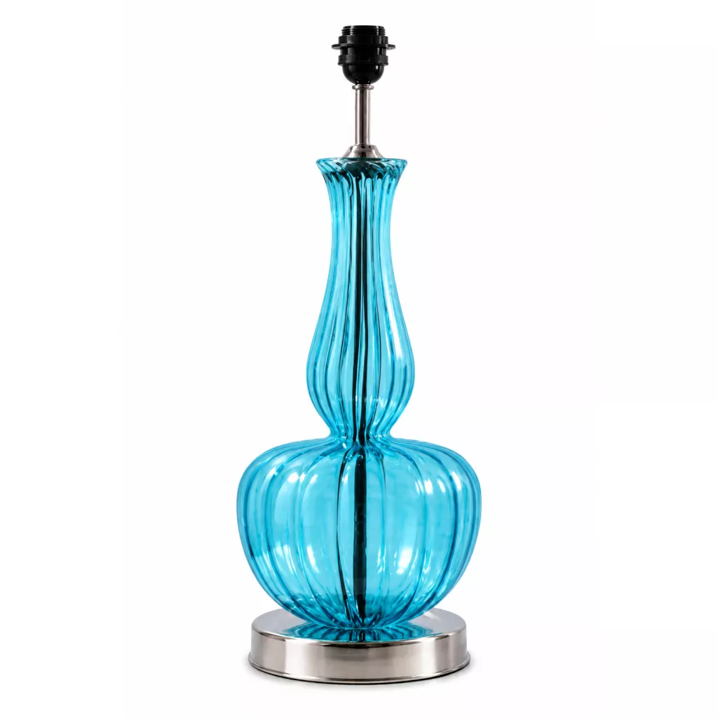Lampu meja kaca biru yang dihias
